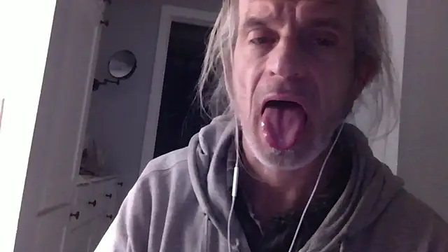 Snapshot of readyforfunxxx chatting on 12-21-24, 02:37 readyforfunxxx online show from 12-21-24, 02:37