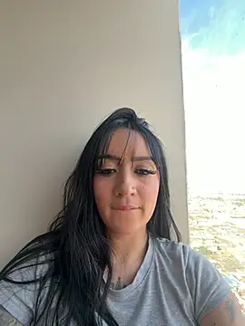 EmmyEvans1 online show from 04-28-26, 09:42