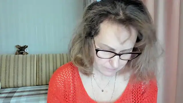 lauraoven online show from 03-02-25, 07:54