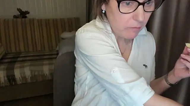 lauraoven online show from 03-04-25, 04:09