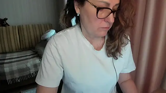 lauraoven online show from 04-03-26, 07:28