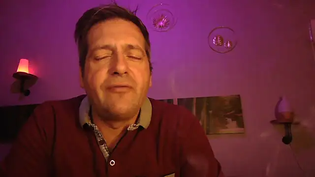 Snapshot of matrikes1 chatting on 01-15-25, 08:05 matrikes1 online show from 01-15-25, 08:05