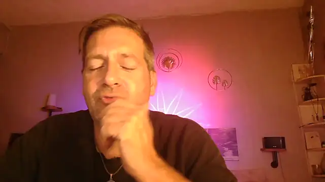 Snapshot of matrikes1 chatting on 10-07-25, 06:49 matrikes1 online show from 10-07-25, 06:49