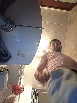 Snapshot of Kw8585kw chatting on 12-01-25, 05:56 Kw8585kw online show from 12-01-25, 05:56