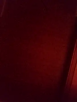 Snapshot of Kw8585kw chatting on 12-15-25, 11:36 Kw8585kw online show from 12-15-25, 11:36