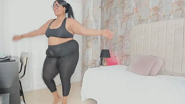 Snapshot of AranzaLatinBlacks chatting on 02-25-25, 06:20 AranzaLatinBlacks online show from 02-25-25, 06:20