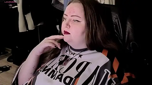 Snapshot of EMMA__CONNOR chatting on 11-08-25, 08:40 EMMA CONNOR online show from 11-08-25, 08:40