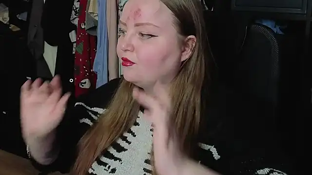 Snapshot of EMMA__CONNOR chatting on 12-05-25, 09:00 EMMA CONNOR online show from 12-05-25, 09:00