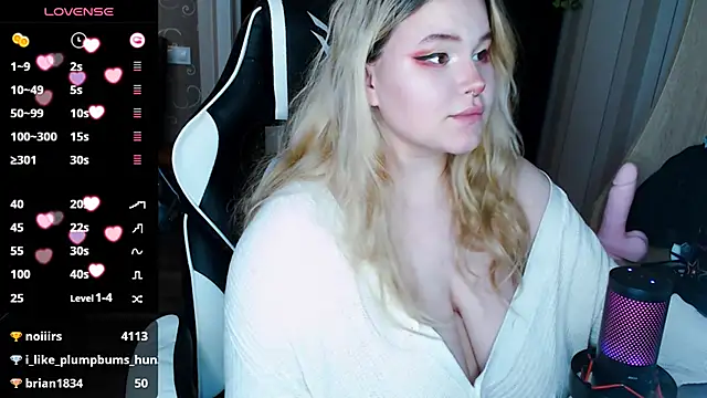 Snapshot of Mini_Mo chatting on 02-20-25, 02:02 Mini Mo online show from 02-20-25, 02:02