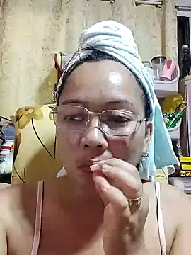 Snapshot of asianwet4u chatting on 02-04-25, 08:24 asianwet4u online show from 02-04-25, 08:24