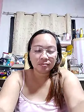 Snapshot of asianwet4u chatting on 02-12-25, 10:35 asianwet4u online show from 02-12-25, 10:35