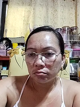 Snapshot of asianwet4u chatting on 03-05-25, 04:24 asianwet4u online show from 03-05-25, 04:24