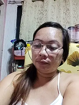 Snapshot of asianwet4u chatting on 03-06-25, 08:37 asianwet4u online show from 03-06-25, 08:37