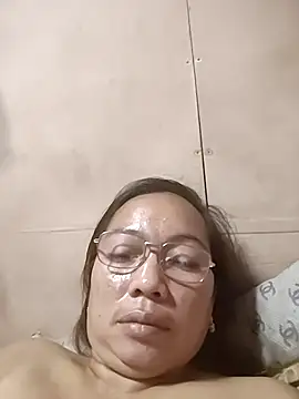 Snapshot of asianwet4u chatting on 03-09-25, 03:22 asianwet4u online show from 03-09-25, 03:22