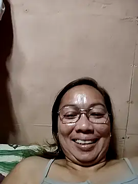 Snapshot of asianwet4u chatting on 03-09-25, 04:00 asianwet4u online show from 03-09-25, 04:00