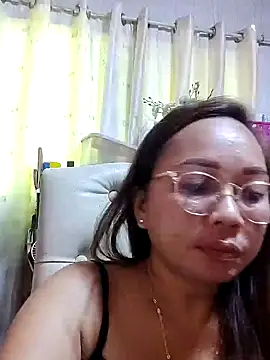Snapshot of asianwet4u chatting on 09-12-25, 05:18 asianwet4u online show from 09-12-25, 05:18