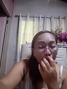 Snapshot of asianwet4u chatting on 09-25-25, 03:32 asianwet4u online show from 09-25-25, 03:32