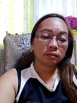 Snapshot of asianwet4u chatting on 10-14-25, 01:28 asianwet4u online show from 10-14-25, 01:28