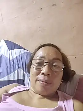 Snapshot of asianwet4u chatting on 10-18-25, 11:00 asianwet4u online show from 10-18-25, 11:00