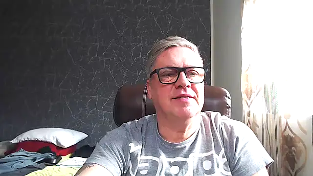 RobertStripX online show from 02-04-25, 11:05