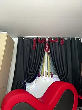 Snapshot of Alimela chatting on 01-27-25, 10:16 Alimela online show from 01-27-25, 10:16
