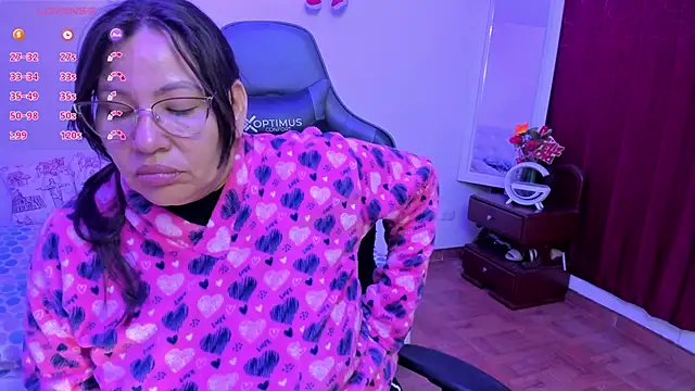 esmeralda milf online show from 09-18-25, 03:25