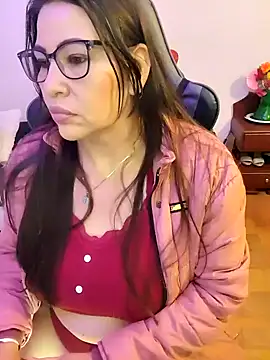 esmeralda milf online show from 02-25-26, 08:18