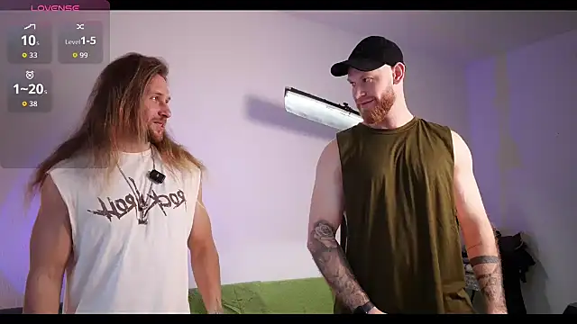 Snapshot of Xxx_______Xxx chatting on 10-15-25, 11:32 Xxx Xxx online show from 10-15-25, 11:32