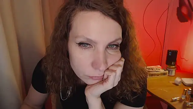 JohansonKatie online show from 01-13-25, 09:41