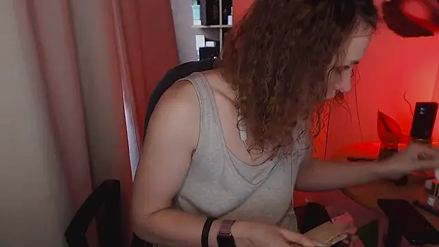 JohansonKatie online show from 01-21-25, 09:24