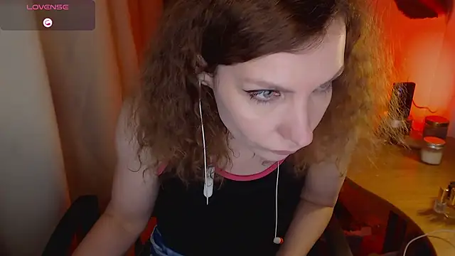 JohansonKatie online show from 02-06-25, 01:38