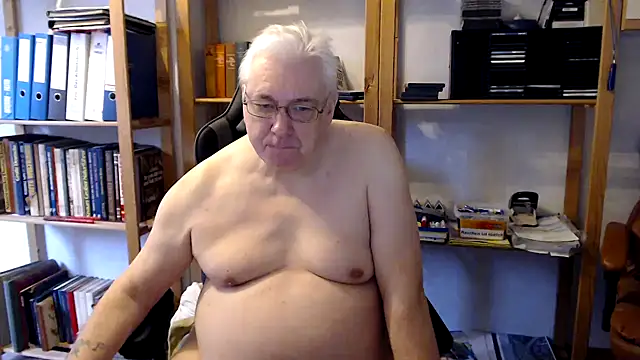 Snapshot of SchwanzhureXXL chatting on 01-29-25, 08:51 SchwanzhureXXL online show from 01-29-25, 08:51