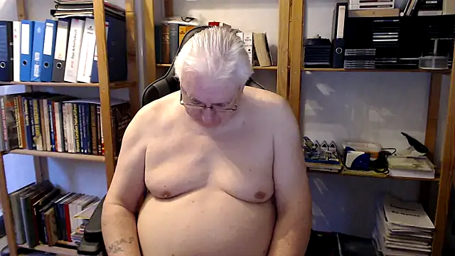 Snapshot of SchwanzhureXXL chatting on 02-28-26, 06:36 SchwanzhureXXL online show from 02-28-26, 06:36