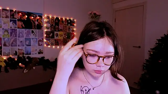 Snapshot of MilenaSaint chatting on 01-09-25, 02:43 MilenaSaint online show from 01-09-25, 02:43