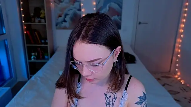 MilenaSaint online show from 04-28-26, 03:44