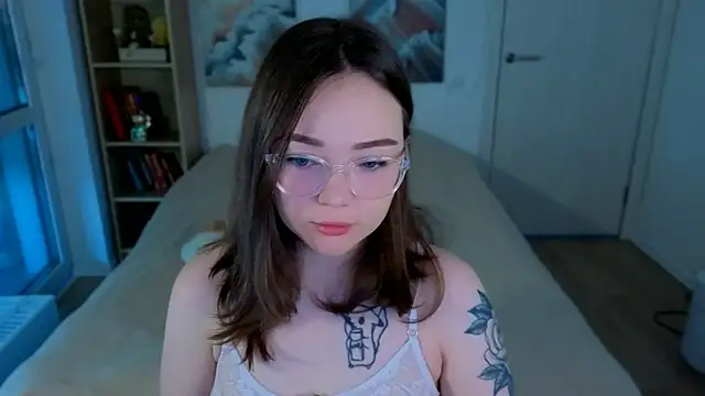 MilenaSaint online show from 05-18-26, 04:07