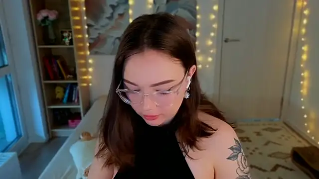 MilenaSaint online show from 06-11-26, 03:37