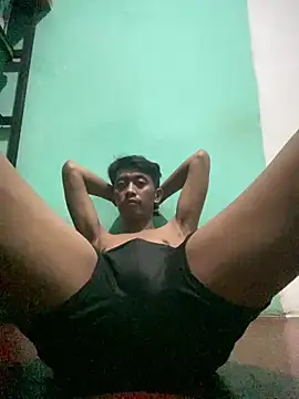 Snapshot of ditiya18 chatting on 12-21-25, 04:25 ditiya18 online show from 12-21-25, 04:25