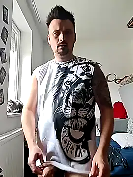 Snapshot of Luismiguel55 chatting on 03-27-26, 09:32 Luismiguel55 online show from 03-27-26, 09:32