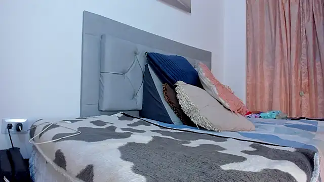 Idaly Johnson online show from 09-20-25, 03:29