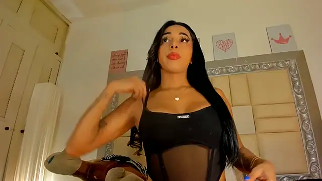 Snapshot of JessicaSloan chatting on 10-25-25, 01:51 JessicaSloan online show from 10-25-25, 01:51