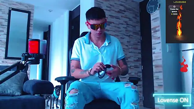 Snapshot of Lobito_xxxl chatting on 11-21-25, 07:34 Lobito xxxl online show from 11-21-25, 07:34