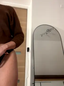 LalieFR online show from 11-23-25, 11:32