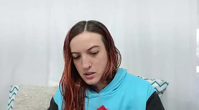 Snapshot of ninaa_fox chatting on 02-14-25, 04:20 ninaa fox online show from 02-14-25, 04:20