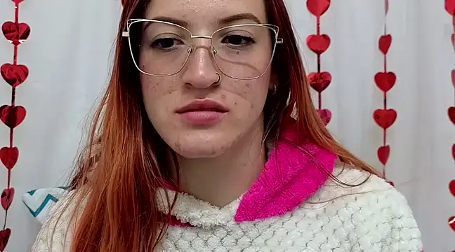 Snapshot of ninaa_fox chatting on 02-18-25, 05:10 ninaa fox online show from 02-18-25, 05:10