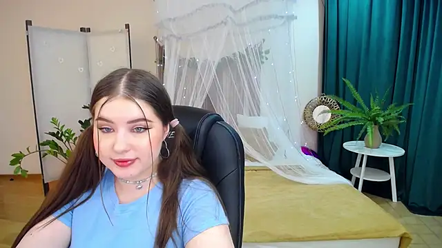 NicoleFoxery online show from 03-19-25, 09:27