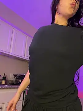 Snapshot of Evie-Luna chatting on 01-26-25, 11:18 Evie-Luna online show from 01-26-25, 11:18