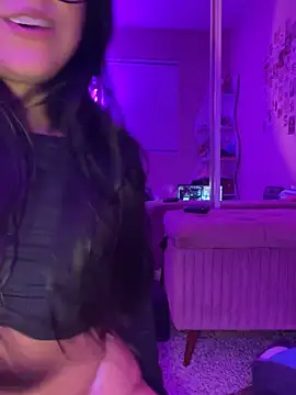 Snapshot of Evie-Luna chatting on 01-27-25, 02:20 Evie-Luna online show from 01-27-25, 02:20