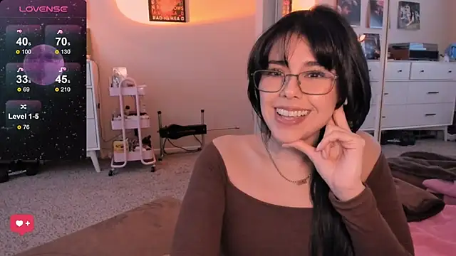 Snapshot of Evie-Luna chatting on 02-07-25, 12:31 Evie-Luna online show from 02-07-25, 12:31