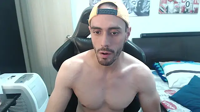 Snapshot of samuelgarcia_ chatting on 12-18-24, 02:21 samuelgarcia online show from 12-18-24, 02:21